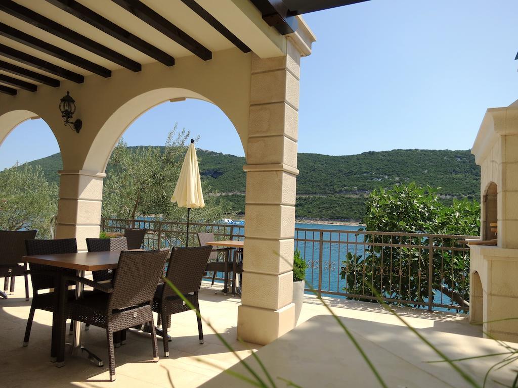 Guest House Villa Maslina 네움 외부 사진