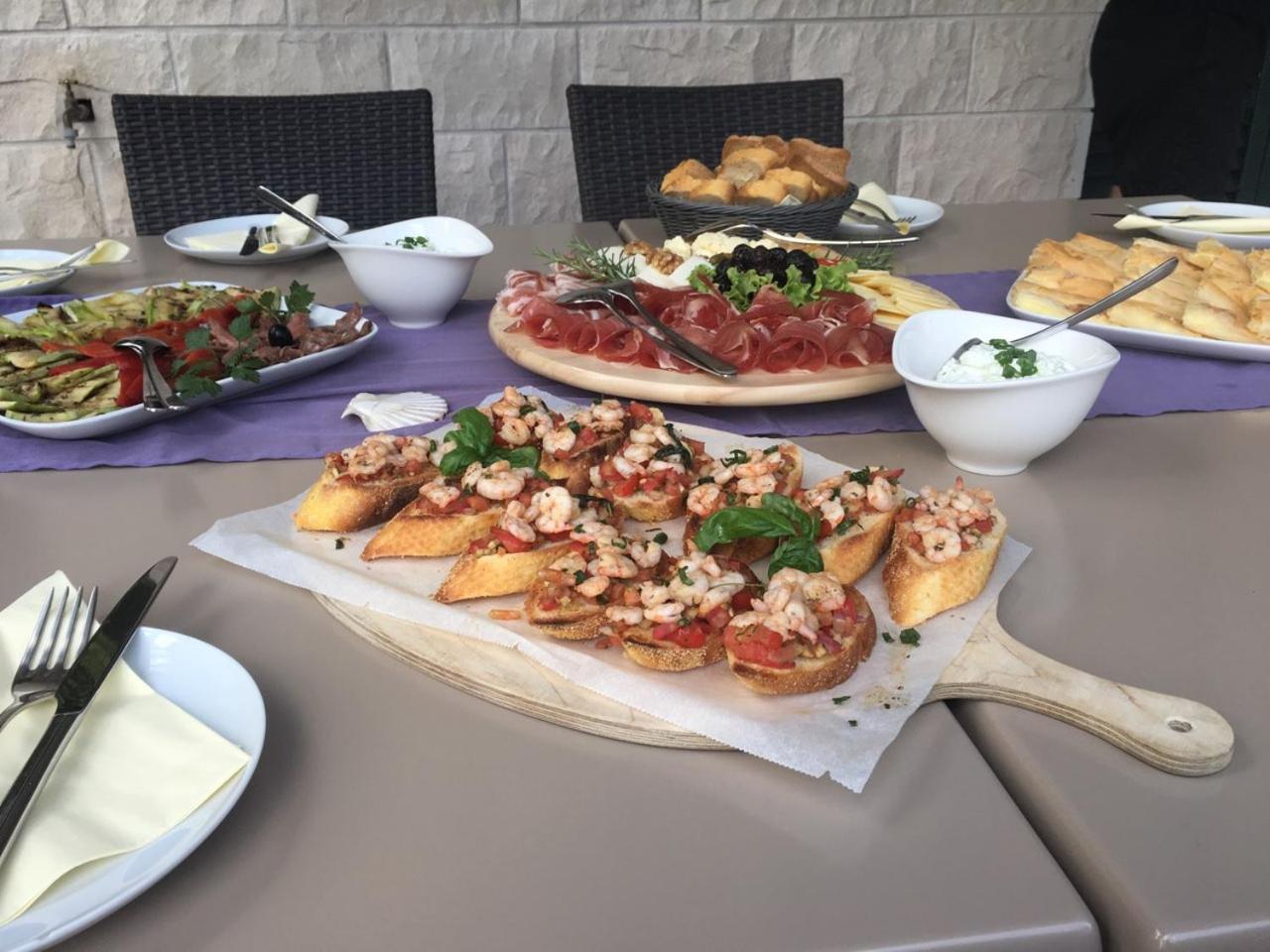 Guest House Villa Maslina 네움 외부 사진